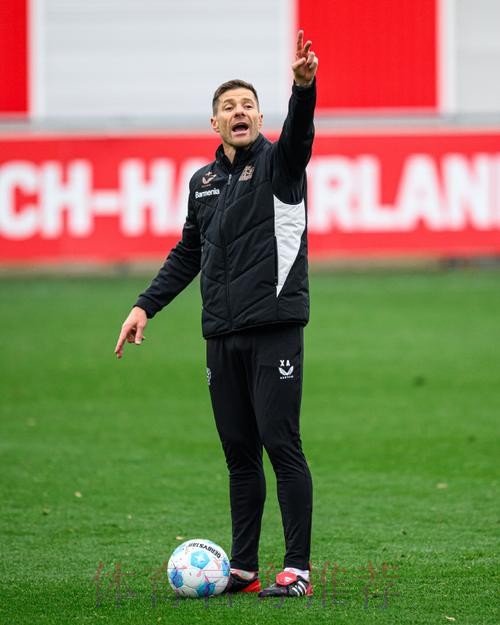 六台:阿隆索训练强度与安帅不同 注重高压反抢 六台:阿隆索训练强度与安帅不同 注重高压反抢